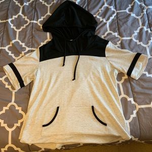 Hooded short sleeve sweatshirt